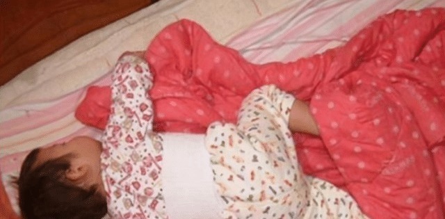 宝妈|宝宝睡觉总踢被子不一定是热,这些“苦衷”,多少宝妈还不知道