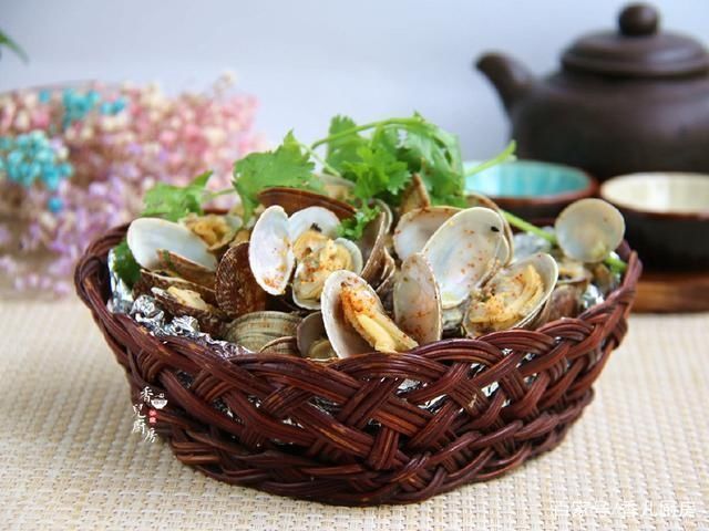 孩子|1分钟让花蛤吐净泥沙，这样做，鲜香味美，孩子还嫌我买少了