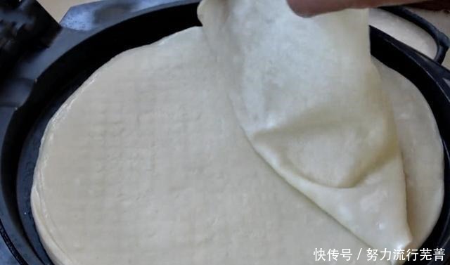  特爱|做馅饼时，别再老一套做法了，试试此做法，薄皮大馅，家人特爱吃