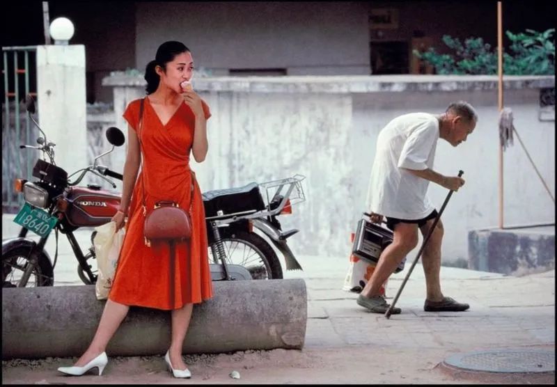 红脸|告别网红脸！30年前的素人街拍，每个人都美得非常真实