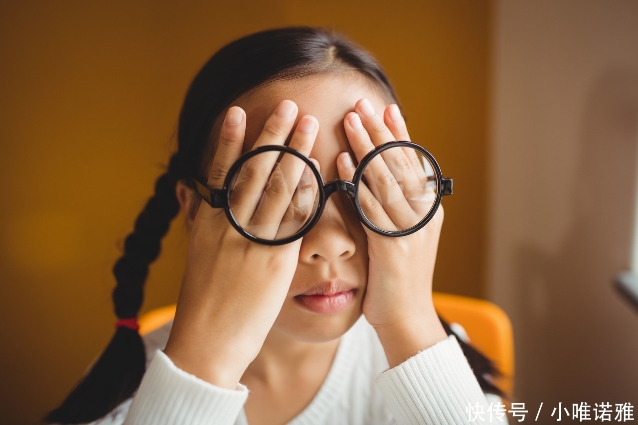  诺雅|黑眼圈怎么样消除？姐妹们来看看唯诺雅的方法吧