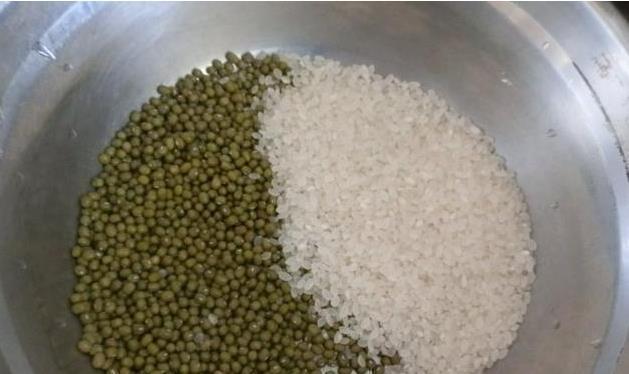 父子俩|熊孩子逛超市闯祸,将大米和绿豆混杂在一起,宝爸上网求助怎么办