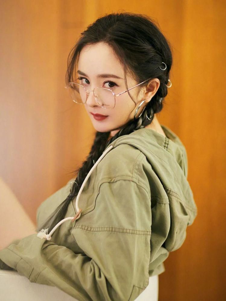 发量少发际线高的女生，赶紧试试这几款刘海！