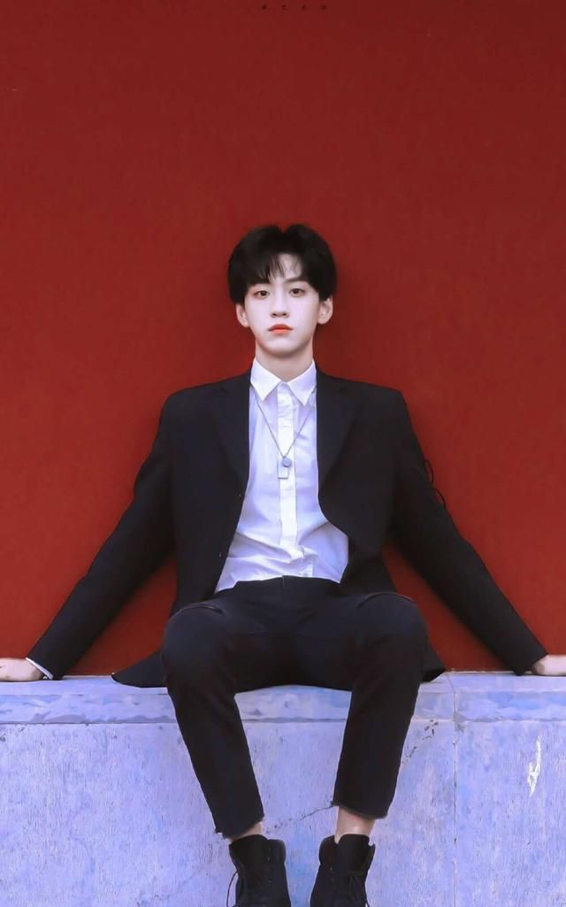 《青你》最新排名离谱：李俊濠第四，邓孝慈第九，只有余景天合理