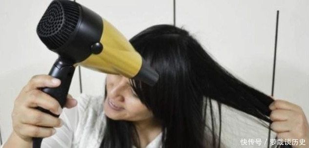 选错|洗头后,应该“吹干”还是“自然干”?大多女生都选错了,难怪发质差