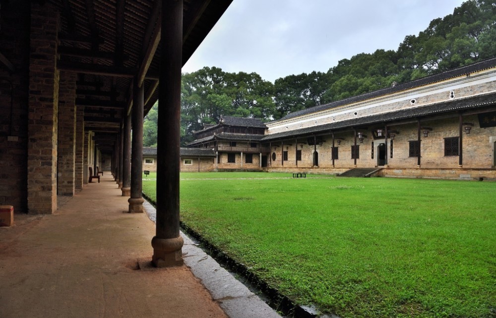 老乡|曾国藩老乡投靠湘军,众人对其交口称赞,却因吃饭一举动被曾赶走