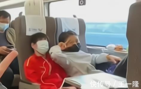 全红婵|不要打扰我睡觉!全红婵用口罩遮脸睡姿美,双手叠放岔开双腿
