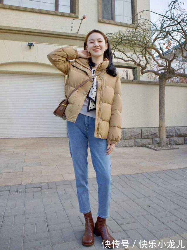 牛仔裤 时尚穿搭,羽绒服结合上牛仔裤简约洋气,显高显瘦