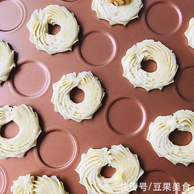 料足口感好,你一定喜欢的罗马盾牌饼干