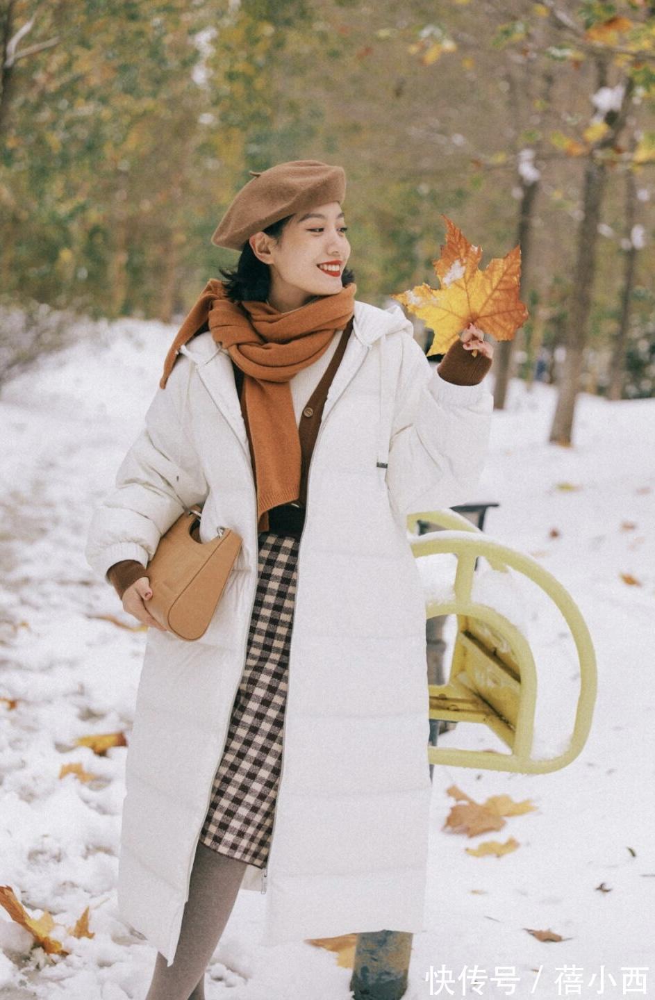 博主|冬季穿羽绒服,建议30、40岁的女人看看这4款穿搭,既时髦又高级