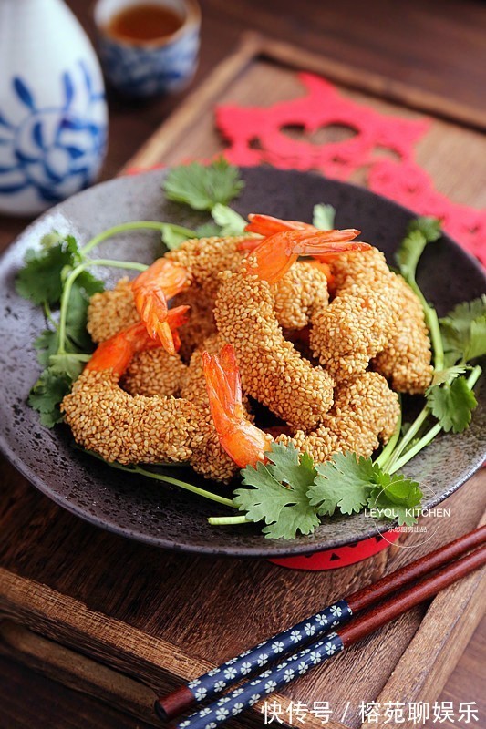 年夜饭,虾的别样做法,香酥鲜美,寓意节节高,不知不觉就吃光了