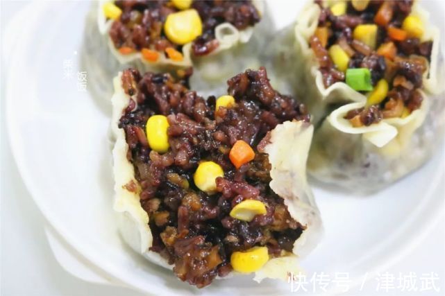 想吃烧麦不用买,自己做馅料更丰富,一次多做些,早餐不愁了