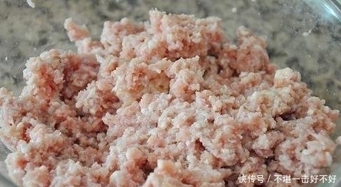 顺序|调饺子馅的顺序别弄错了,这样包饺子不出水,煮熟后美味不破皮!