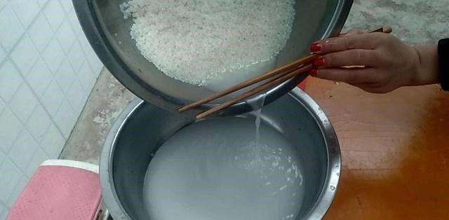 钓鱼时不妨加点“料”，这些常见的东西钓鱼有奇效！