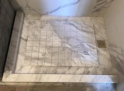 卫生间|越来越多人卫生间装修不贴瓷砖了,不得不夸聪明,懊悔察觉太晚了