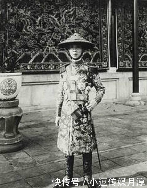 同庆皇帝|最崇洋媚外的皇帝:身高一米五,只喝洋酒,死后陵墓是欧式风格