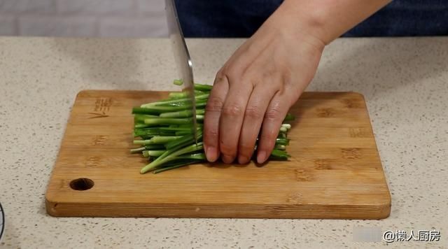 别不懂吃,韭菜和它一起炒,鲜掉了眉毛,晒朋友圈后火了