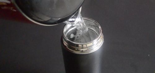 食用碱|保温杯脏了不好洗?教你用一秘招,洗完就和新买的一样干净,很实用