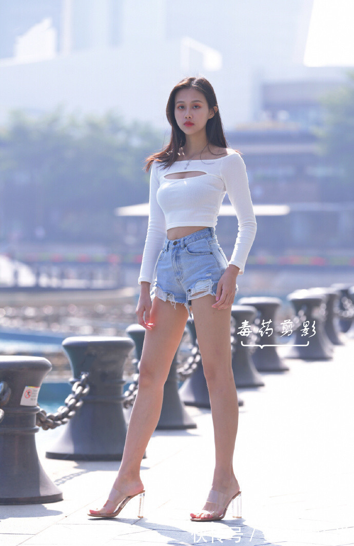 大长腿|小热裤,高跟鞋,超级大长腿 ! ! 荷尔蒙制造者!!