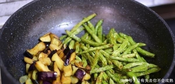 正月十五元宵节,3道“巧搭配”的素菜小炒,照着做待客不发愁