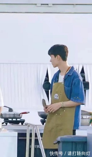 中餐厅|《中餐厅》路透看点多!丁真穿白衬衫做饭不怕脏,龚俊帅出新高度!