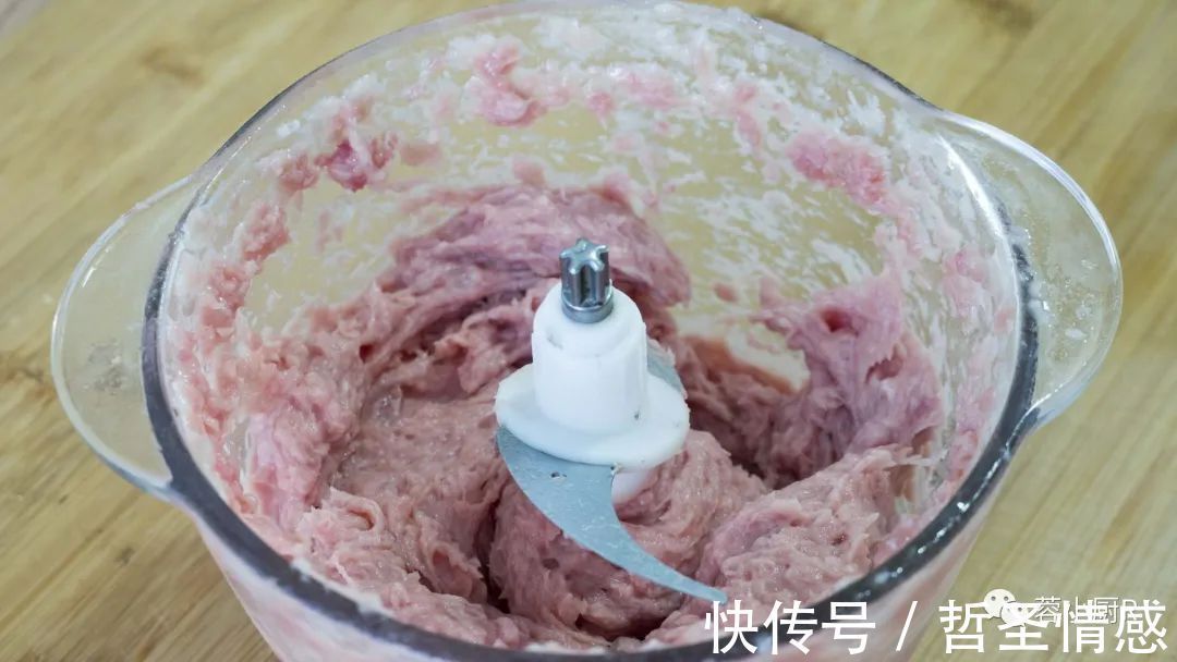 q弹|丸子要好吃,调馅是关键!教你饭店不外传的做法,一口一个超过瘾