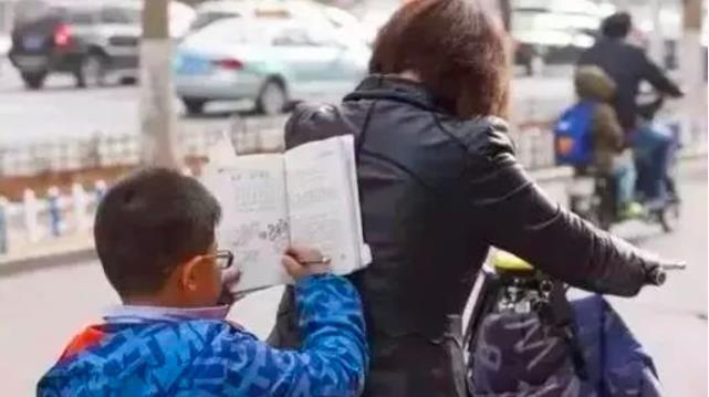 父母|现在的孩子有多累?6张图呈现“残酷童年”,父母看后直言正常