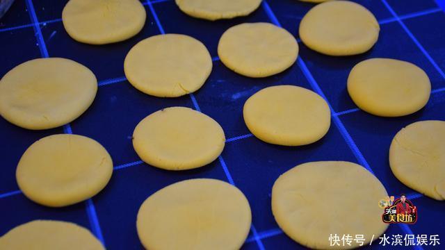  简单|南瓜饼最好吃的家庭做法，简单美味又解馋，看看你喜欢吃不