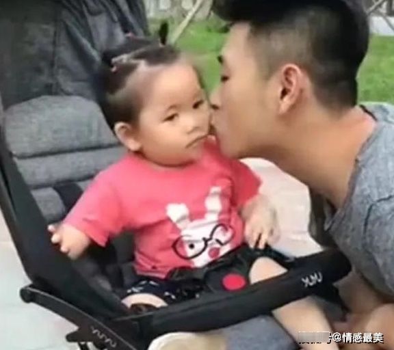 舅舅|帅气舅舅偷亲小外甥女,宝宝接下来举动,忍不住笑出声