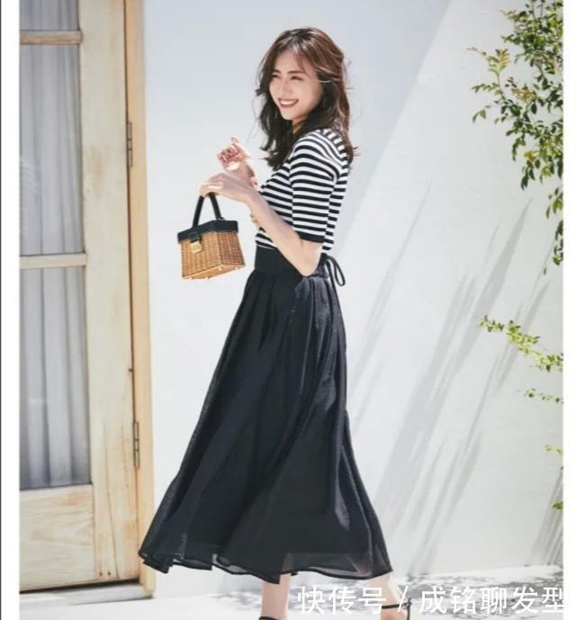 半身裙|永远都穿不腻的裙子!看看这些优雅的裙装搭配示范,时尚又减龄