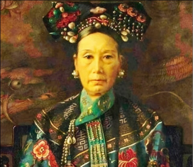 清宫女子为何都围一条白绢?不只是为了装饰,更为了方便皇帝