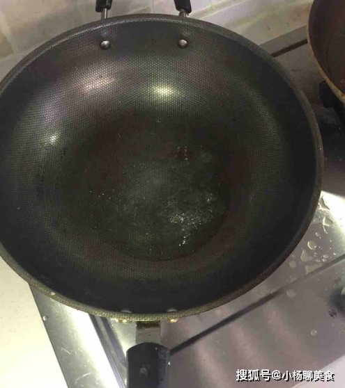 食用盐|无论煎鱼还是煎豆腐，别再直接下锅！只需一招，嫩滑不粘锅还完整