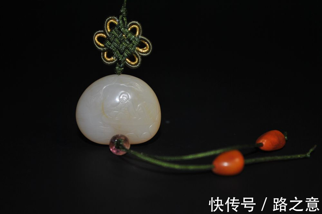 柳氏!清代奇案:一块扇坠引出连环奸情,县令顺藤摸瓜破少女失踪命案!