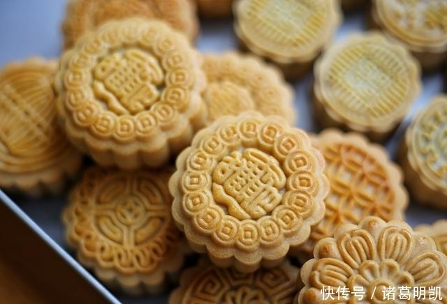 蛋黄|广式月饼还是喜欢这配方,蛋黄油润咸香,饼皮松软可口,味道大赞