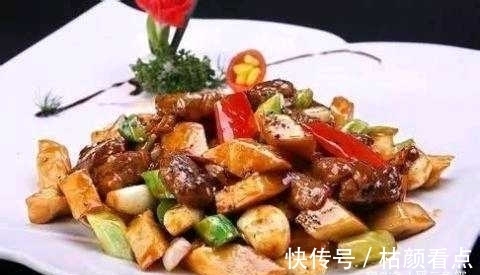 牛肉，西兰花和鸡蛋做出来的饭真不错！