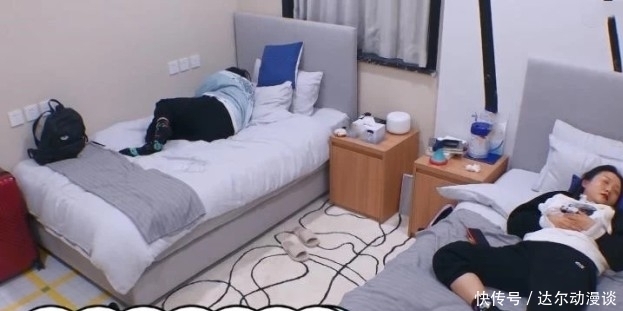 舒淇 《桃花坞》第一顿晚餐后,李雪琴花2个小时洗完所有餐具