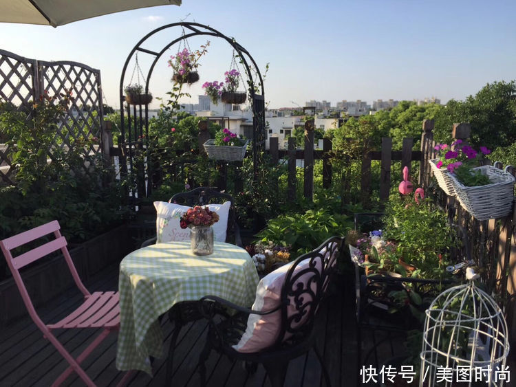 防腐木|13㎡屋顶造花园,在喧嚣城市里,打造一个自己心灵深处的伊甸园