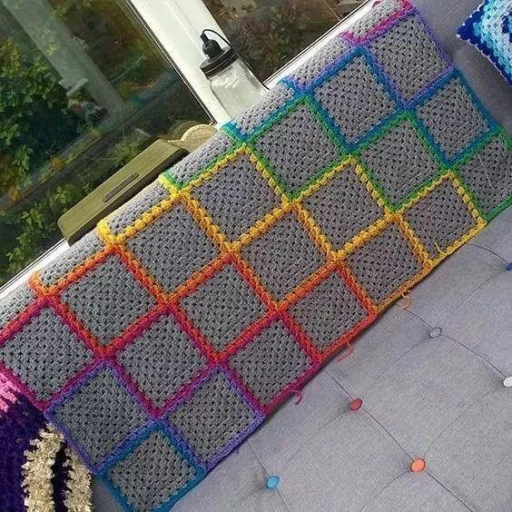 零线太多别浪费,试试钩一钩拼花抱枕,在家非常好用!附图解