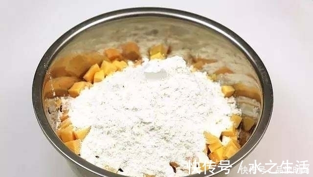 红薯|红薯别再烤着吃了，简单做个红薯饼，外酥里嫩，既是零食也是早餐