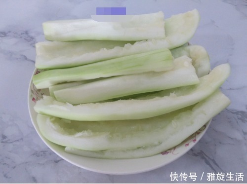面团|这个包子没有肉却特别鲜,只用俩食材,一个负责香,一个负责鲜!