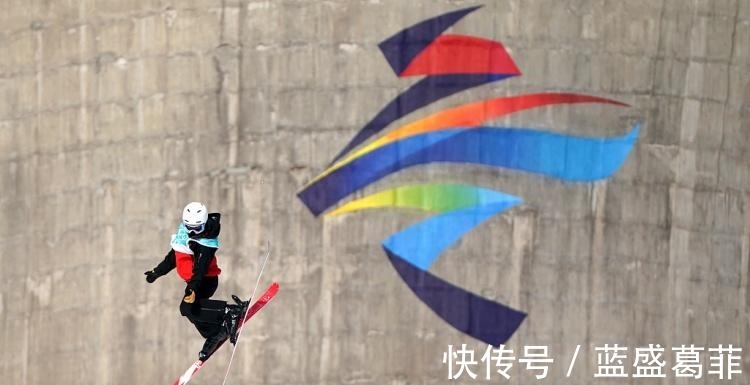 谷爱凌|自由式滑雪女子大跳台谷爱凌提前锁定决赛 杨硕瑞遗憾止步!