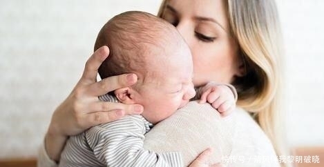 好处|两个月宝宝晚上该谁带?宝宝晚上跟妈妈的五大好处,辛苦中有收获