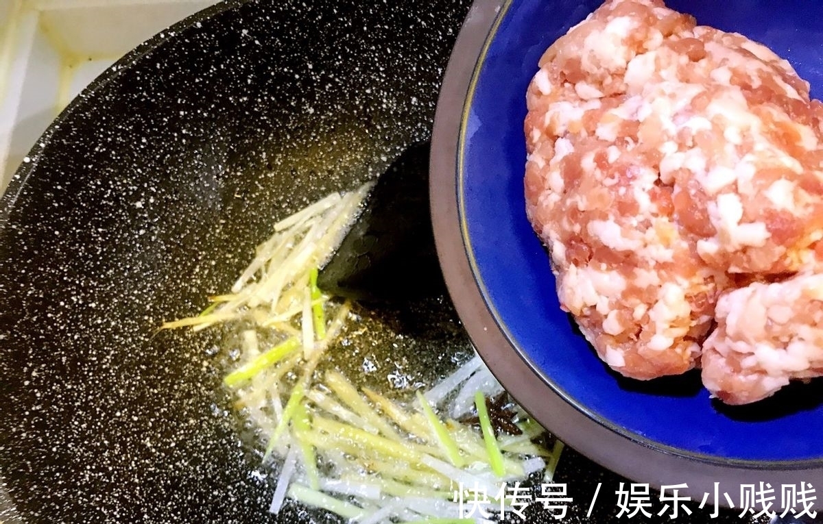 搭配|各种蔬菜的搭配,色彩缤纷,营养丰富,一道家常开胃菜完成