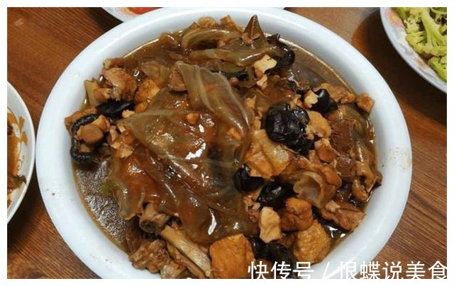 城里岳父母来家里赏花,我特意下厨招待,饭后夸我老婆嫁对人了!