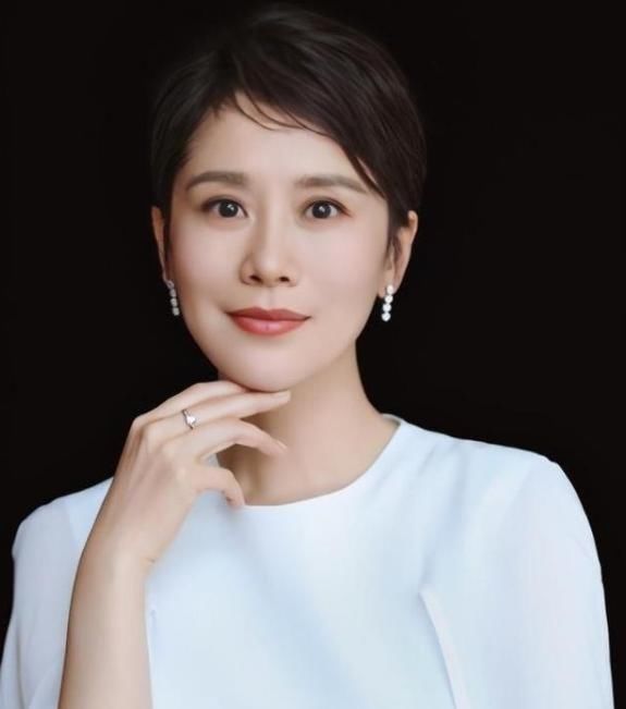 "国民媳妇"海清:出身名门,隐瞒富豪丈夫12年,如今儿子成骄傲