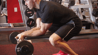 哑铃|“哑铃向上弯曲”这个动作,长期坚持,二头肌会越发饱满