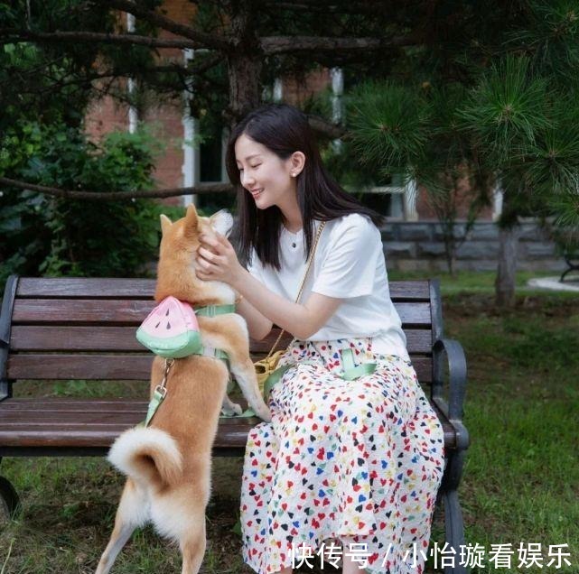 超模|不起眼的基础款服装怎么搭配才好看?只要穿对了,气质不输超模