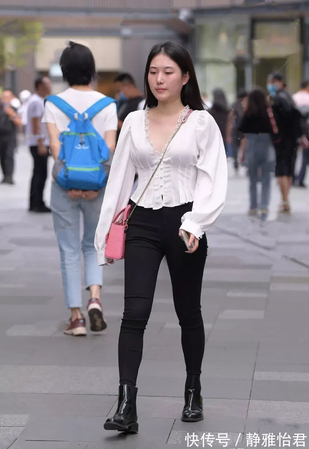 t恤 没了打底裤不会穿不至于吧,“小黑裤”为你的秋季上了一课