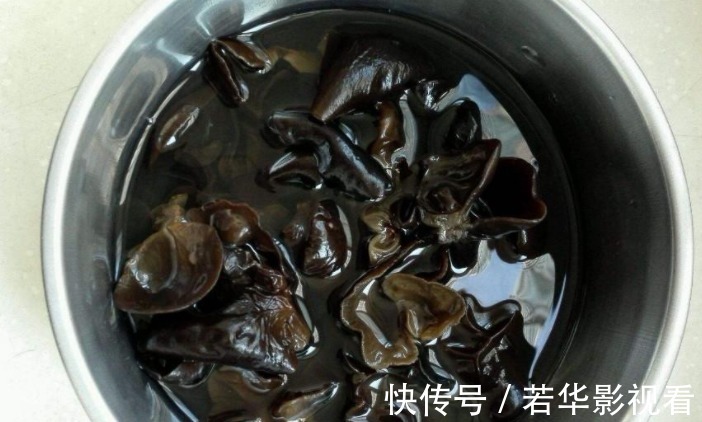 睡眠时间|4种烂肝的蔬菜已公布，医生提醒：肝不好的人，尽量别端上餐桌