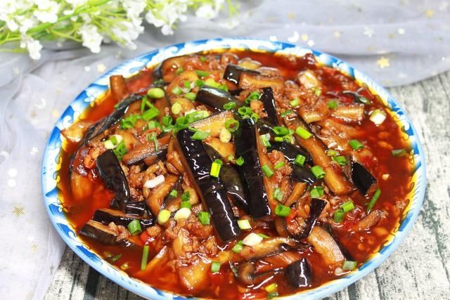  比肉|鱼香茄子怎么做才正宗？调对鱼香汁，无论怎么炒都香，比肉下饭